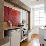 Joivy Classic 3Br Home With Workspace In Chiado, 2Mins From Baixa-Chiado Subway Lägenhet Lisboa