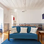 Joivy Classic 3Br Home With Workspace In Chiado, 2Mins From Baixa-Chiado Subway Lägenhet