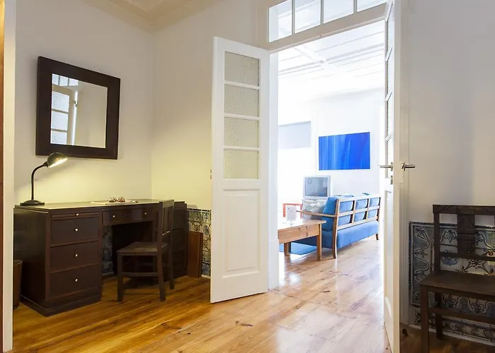 Апартаменты Joivy Classic 3br With Workspace In Chiado, 2mins From Baixa-chiado Subway Лиссабон