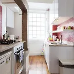 Joivy Classic 3Br Home With Workspace In Chiado, 2Mins From Baixa-Chiado Subway * Lissabon
