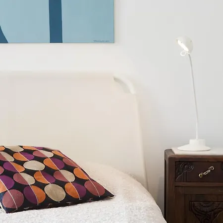 Joivy Classic 3Br Home With Workspace In Chiado, 2Mins From Baixa-Chiado Subway Lisbon