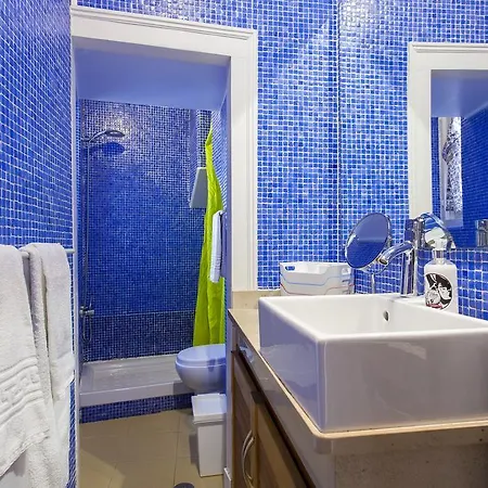 Joivy Classic 3Br Home With Workspace In Chiado, 2Mins From Baixa-Chiado Subway *