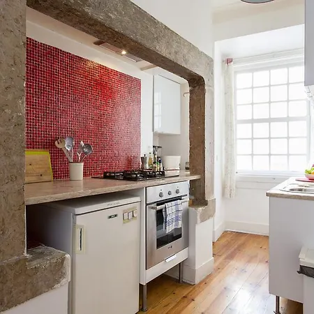 Joivy Classic 3Br Home With Workspace In Chiado, 2Mins From Baixa-Chiado Subway Apartment Lisbon