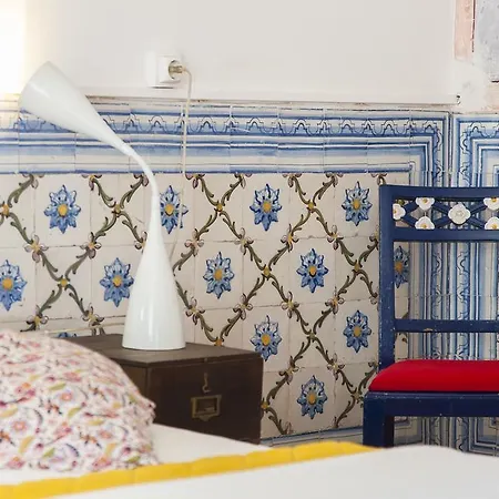 Apartment Joivy Classic 3Br Home With Workspace In Chiado, 2Mins From Baixa-Chiado Subway
