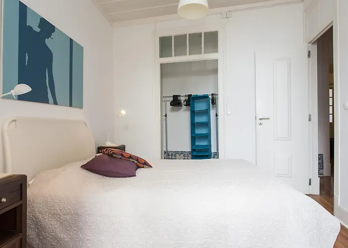 Joivy Classic 3br With Workspace In Chiado, 2mins From Baixa-chiado Subway Apartamento *