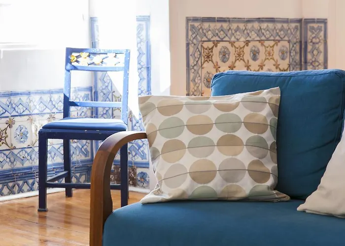 Joivy Classic 3br With Workspace In Chiado, 2mins From Baixa-chiado Subway