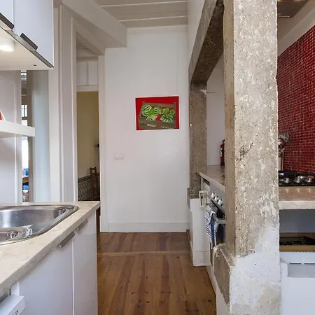 Joivy Classic 3Br Home With Workspace In Chiado, 2Mins From Baixa-Chiado Subway Lägenhet *