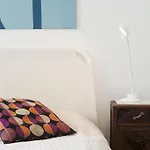 Joivy Classic 3br With Workspace In Chiado, 2mins From Baixa-chiado Subway Lizbona